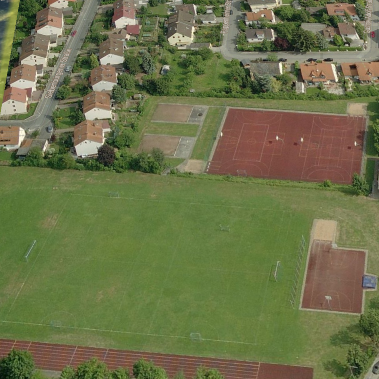 Sportplatz Gymnasium Oberasbach als Luftaufnahme