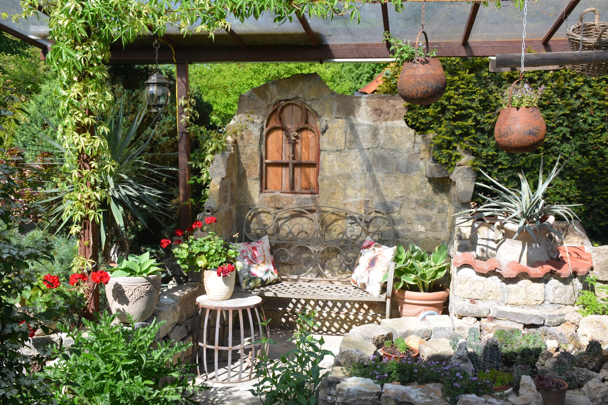 Das Bild zeigt einen Garten.