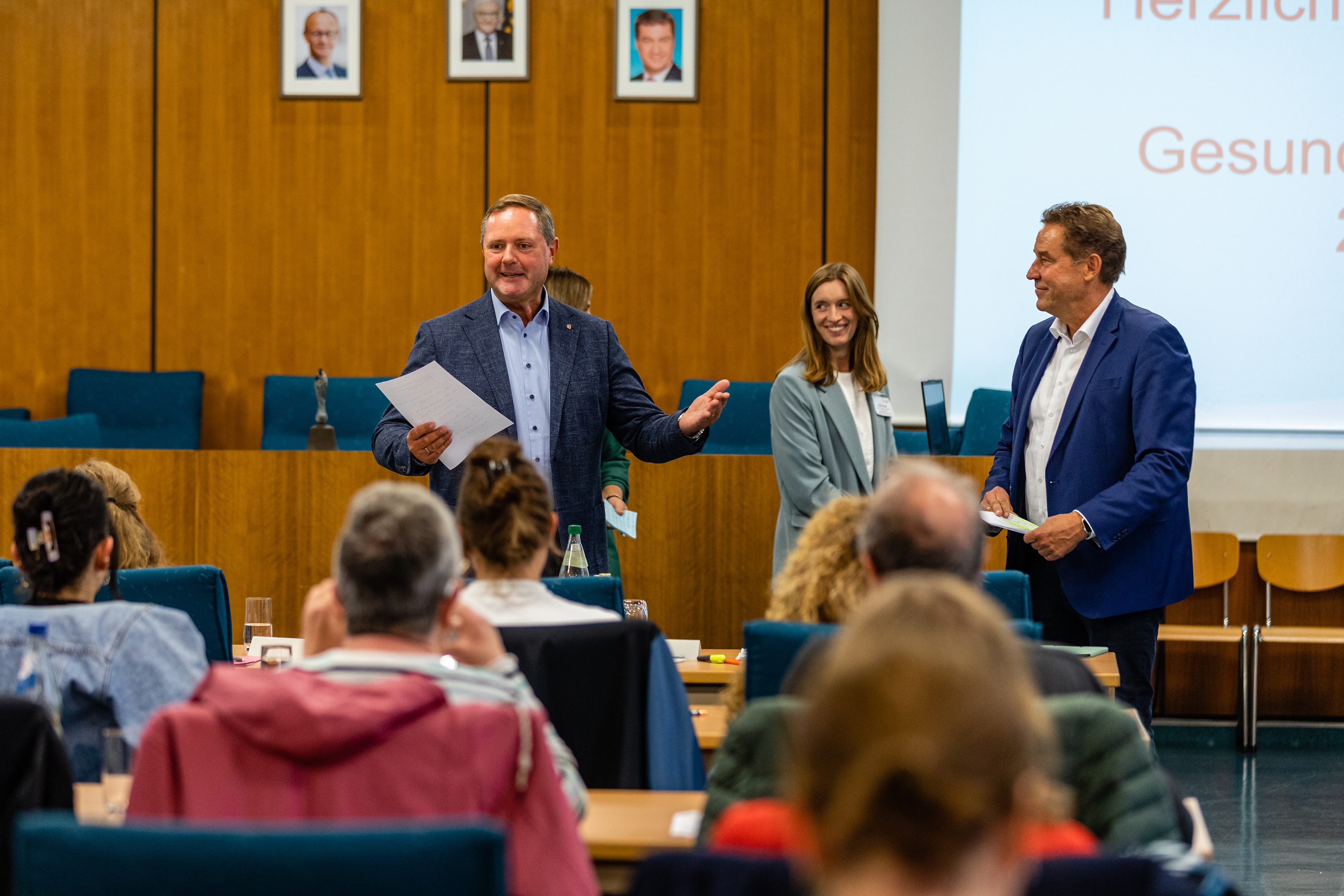 Zahlreiche Fachleute aus dem Gesundheitswesen trafen sich und beleuchteten die Herausforderungen und neue Wege der Gesundheitsversorgung in Stadt und Landkreis Fürth. 