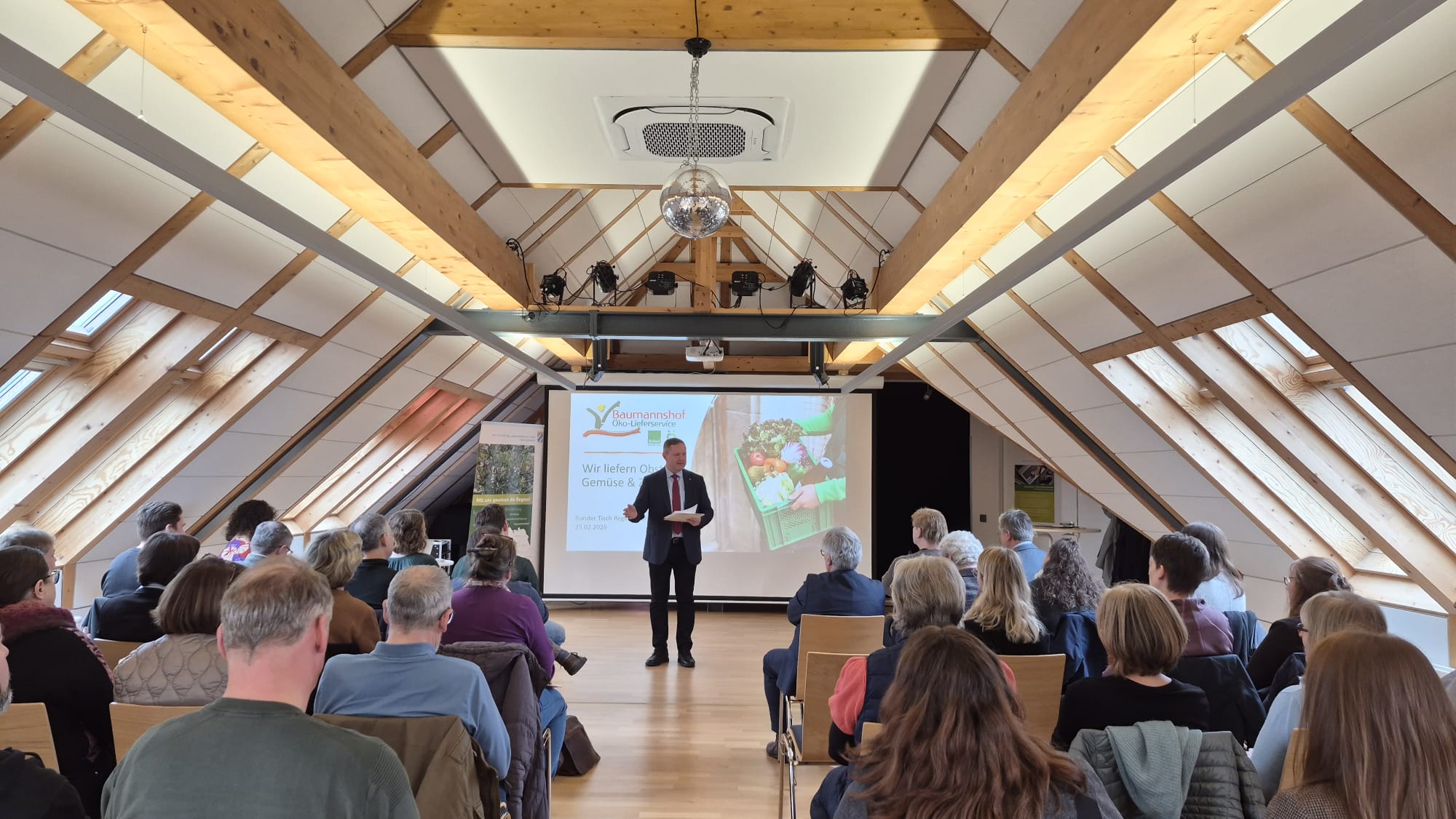 Landrat vor Publikum: Großes Interesse am Thema Regionalvermarktung